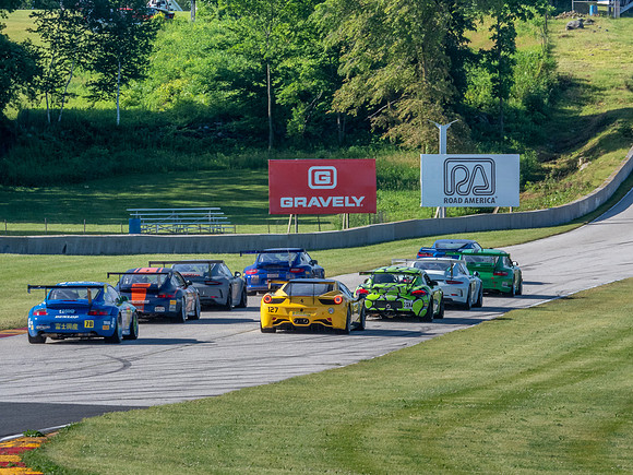IGT field heading for the green flag for the 90 minute Enduro