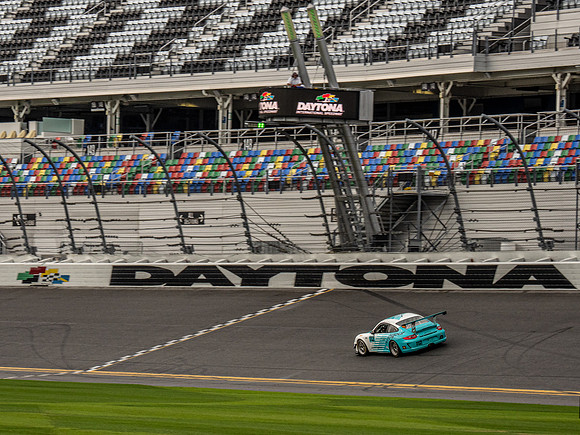 #112 Andrew Uzarowski, Porsche GT3.8  - Mission Foods GT3 Cup  -