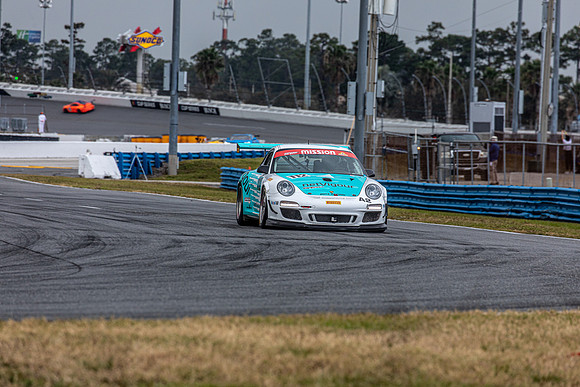 #112 Andrew Uzarowski, Porsche GT3.8  - Mission Foods GT3 Cup