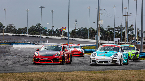 #112 Andrew Uzarowski, Porsche GT3.8  - Mission Foods GT3 Cup  -